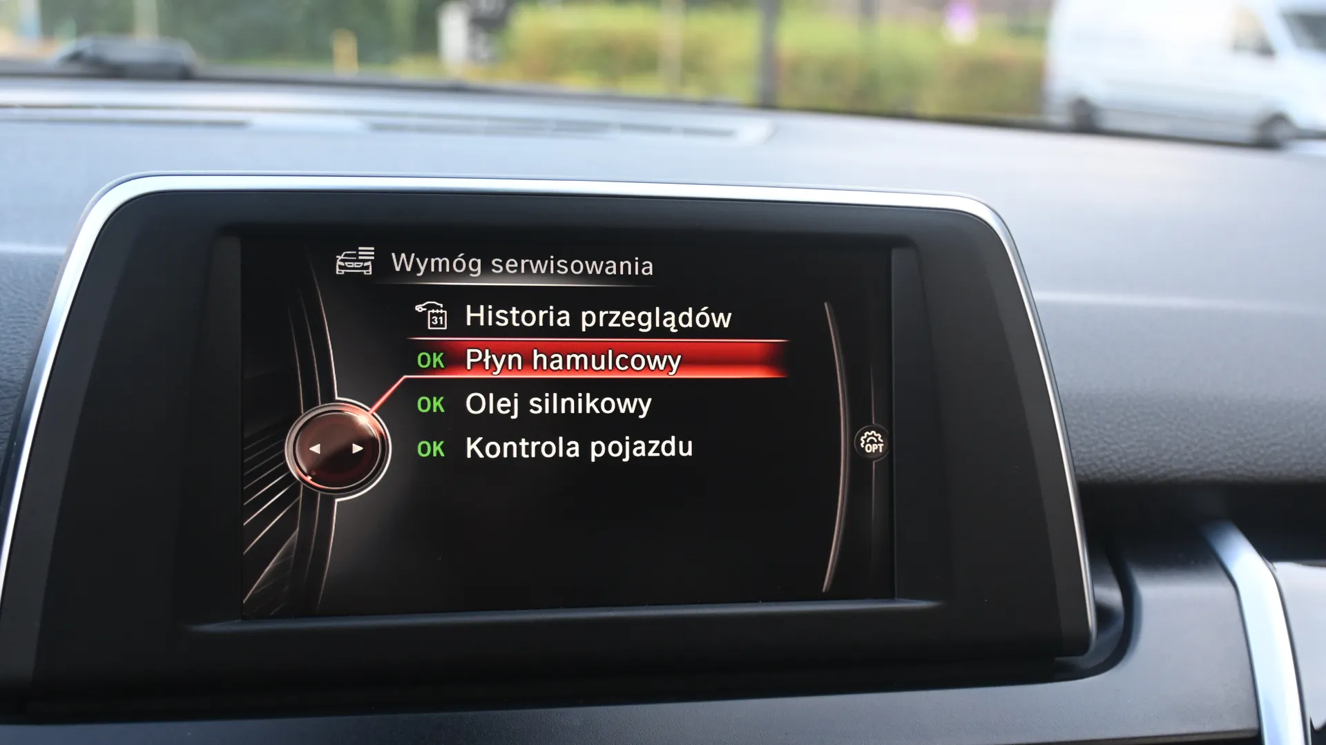 BMW 2 GRAN TOURER F46 2.0D 150KM 2016 czarny - zdjęcie 35 | AUTOTOJA.PL
