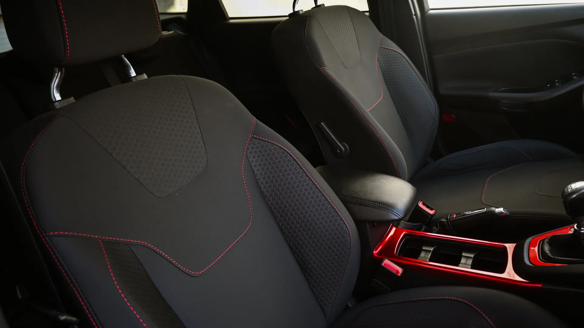 Ford Focus ST-Line DURATORQ 2018 czerwony - zdjęcie 33 | AUTOTOJA.PL
