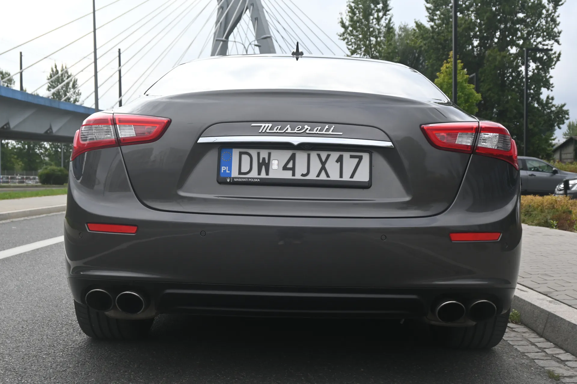 Maserati Ghibli 3,0 V6 410 KM SQ4 Gran Lusso 2014 na sprzedaż - fotele i przestrzeń pasażerska · Kraków Maserati Ghibli 3,0 V6 410 KM SQ4 Gran Lusso 2014 na sprzedaż - fotele i przestrzeń pasażerska · Kraków