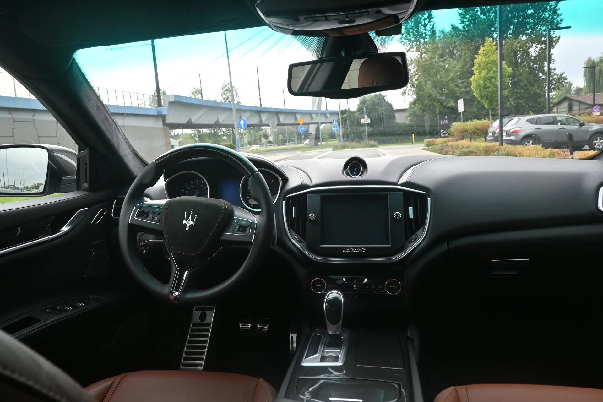 Maserati Ghibli 3,0 V6 410 KM SQ4 Gran Lusso 2014 na sprzedaż - galeria zdjęć, zdjęcie 32 | AUTOTOJA Kraków Maserati Ghibli 3,0 V6 410 KM SQ4 Gran Lusso 2014 na sprzedaż - galeria zdjęć, zdjęcie 32 | AUTOTOJA Kraków