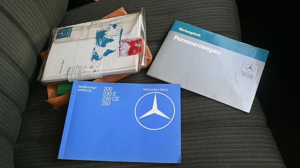 Mercedes-Benz W123 2.0 PB Pełna historia, Prawdziwy Klasyk 1983 na sprzedaż - galeria zdjęć, zdjęcie 38 | AUTOTOJA Kraków Mercedes-Benz W123 2.0 PB Pełna historia, Prawdziwy Klasyk 1983 na sprzedaż - galeria zdjęć, zdjęcie 38 | AUTOTOJA Kraków