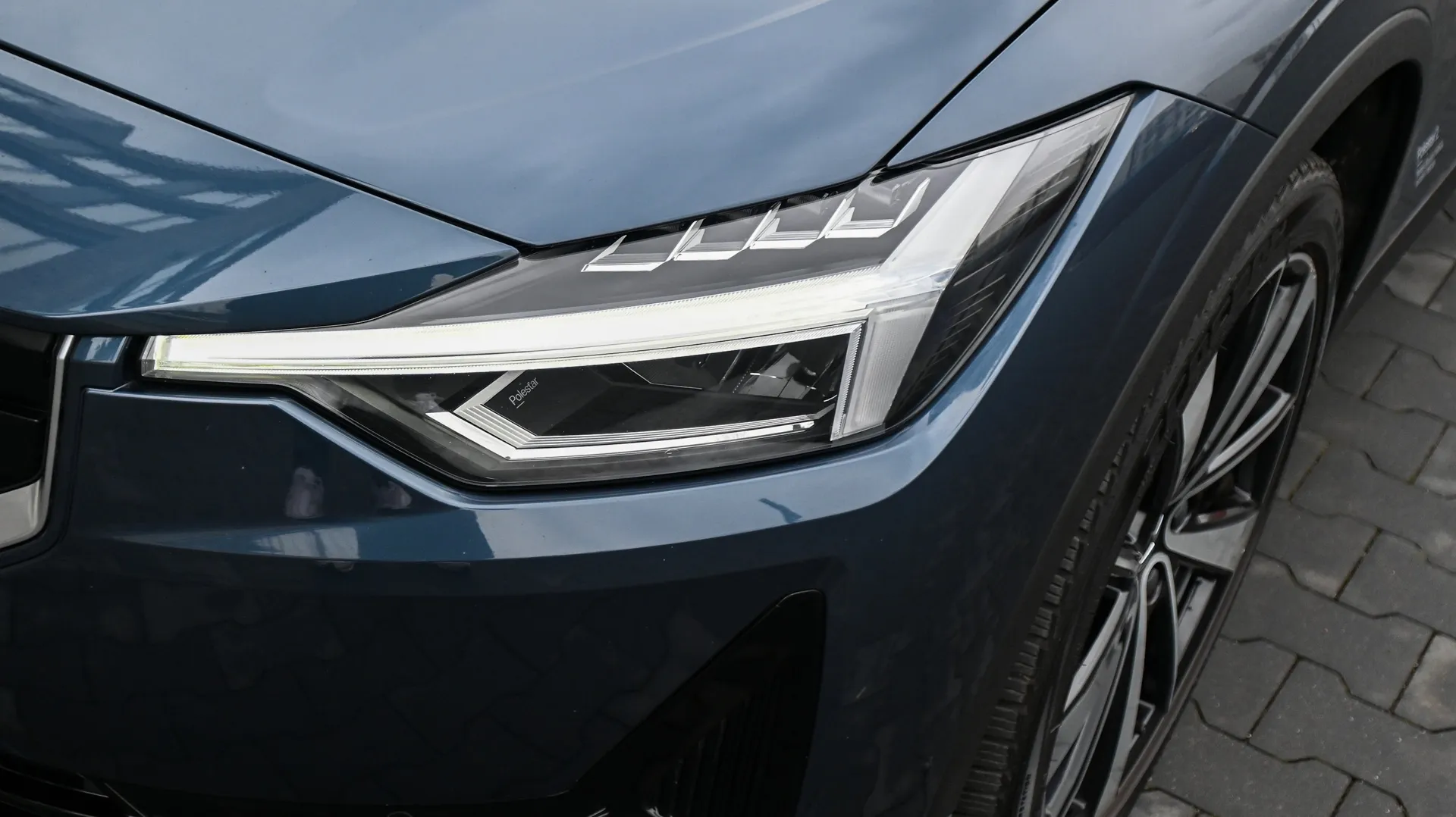 Polestar 2 SR 64kW 2022 niebieski - zdjęcie 9 | AUTOTOJA.PL