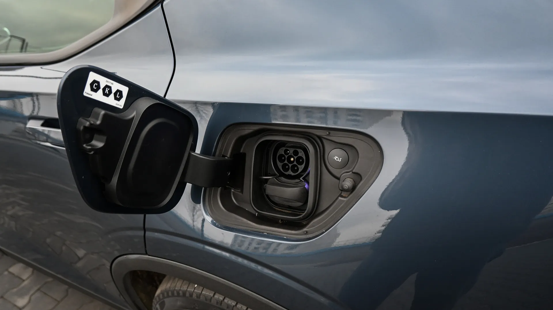 Polestar 2 SR 64kW 2022 niebieski - zdjęcie 14 | AUTOTOJA.PL