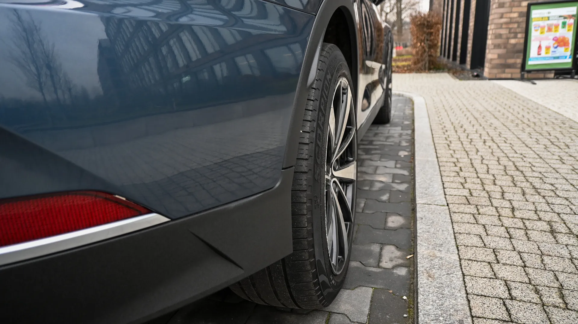 Polestar 2 SR 64kW 2022 niebieski - zdjęcie 15 | AUTOTOJA.PL