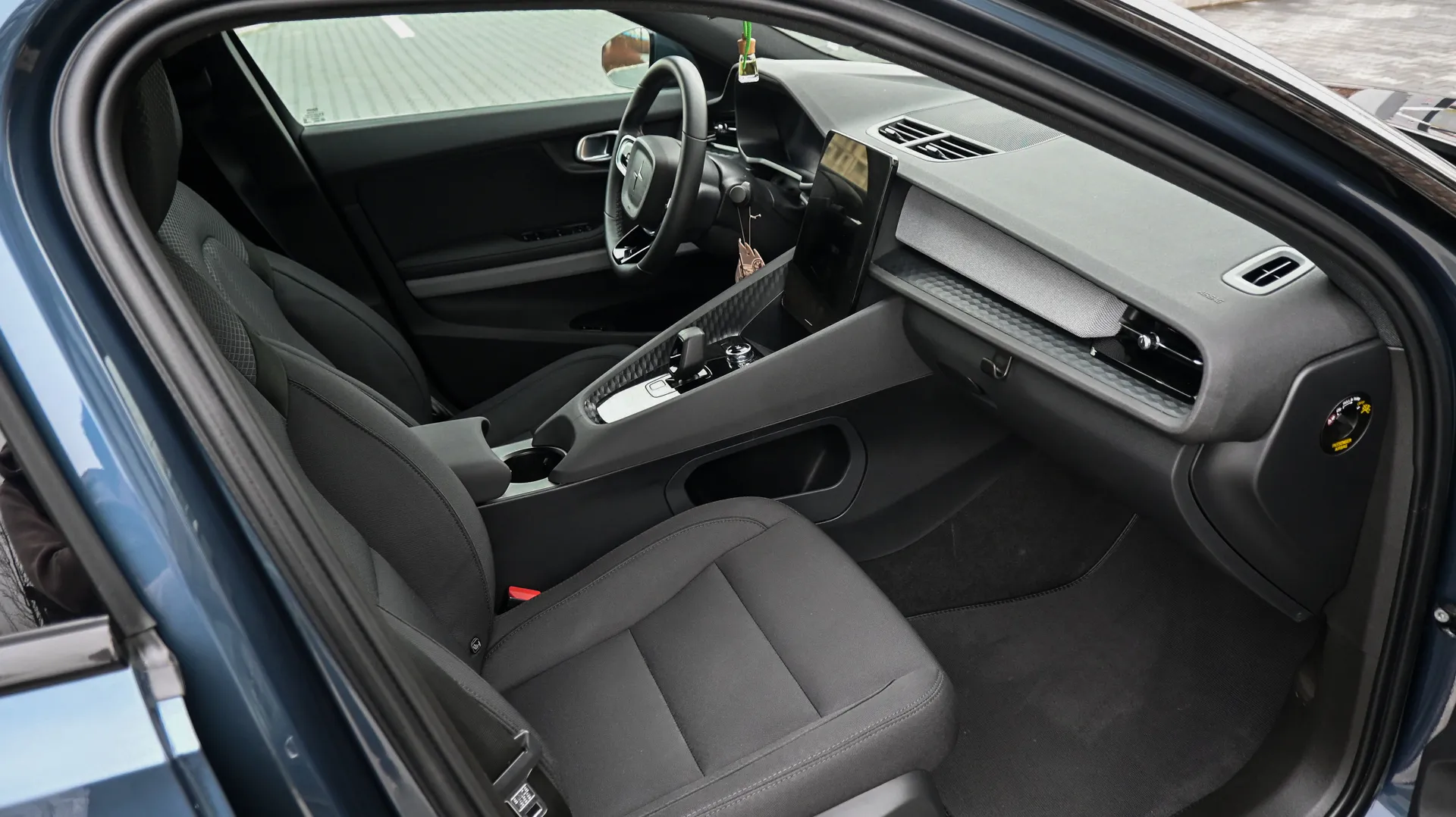 Polestar 2 SR 64kW 2022 niebieski - zdjęcie 19 | AUTOTOJA.PL