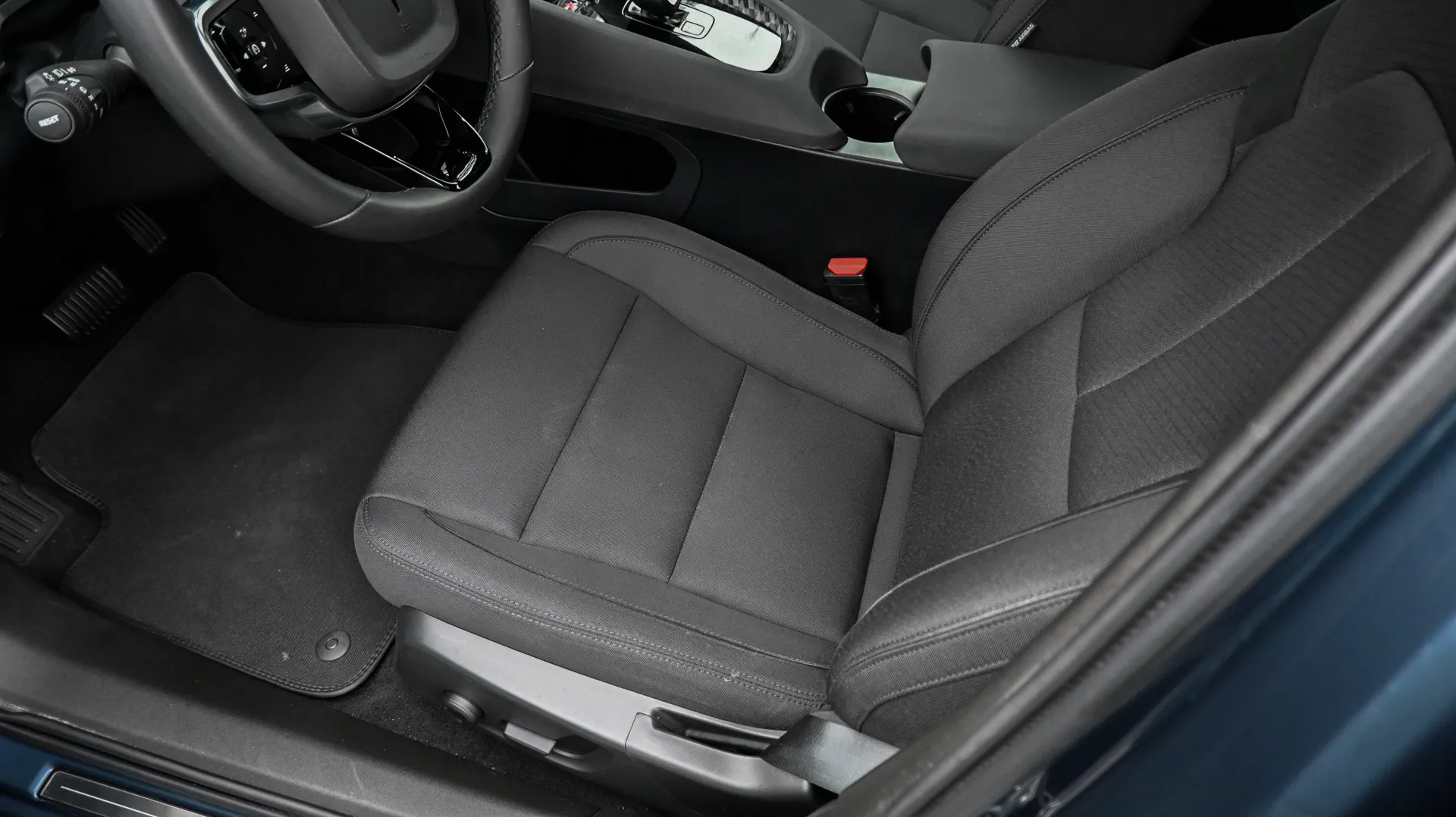 Polestar 2 SR 64kW 2022 niebieski - zdjęcie 21 | AUTOTOJA.PL