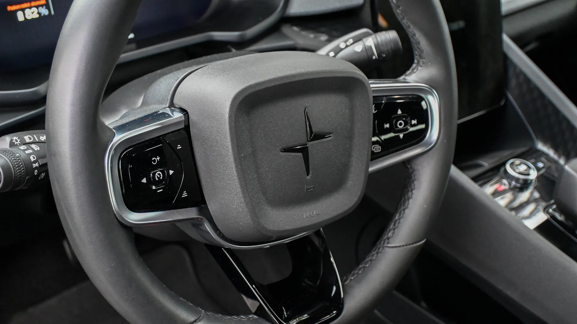 Polestar 2 SR 64kW 2022 niebieski - zdjęcie 26 | AUTOTOJA.PL