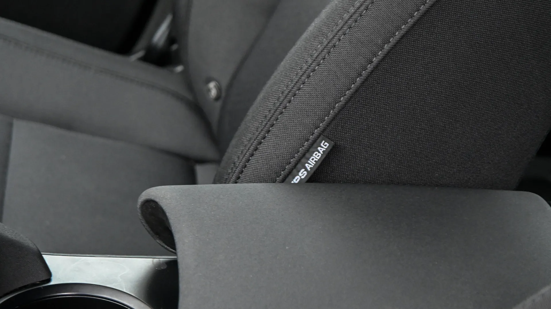 Polestar 2 SR 64kW 2022 niebieski - zdjęcie 29 | AUTOTOJA.PL