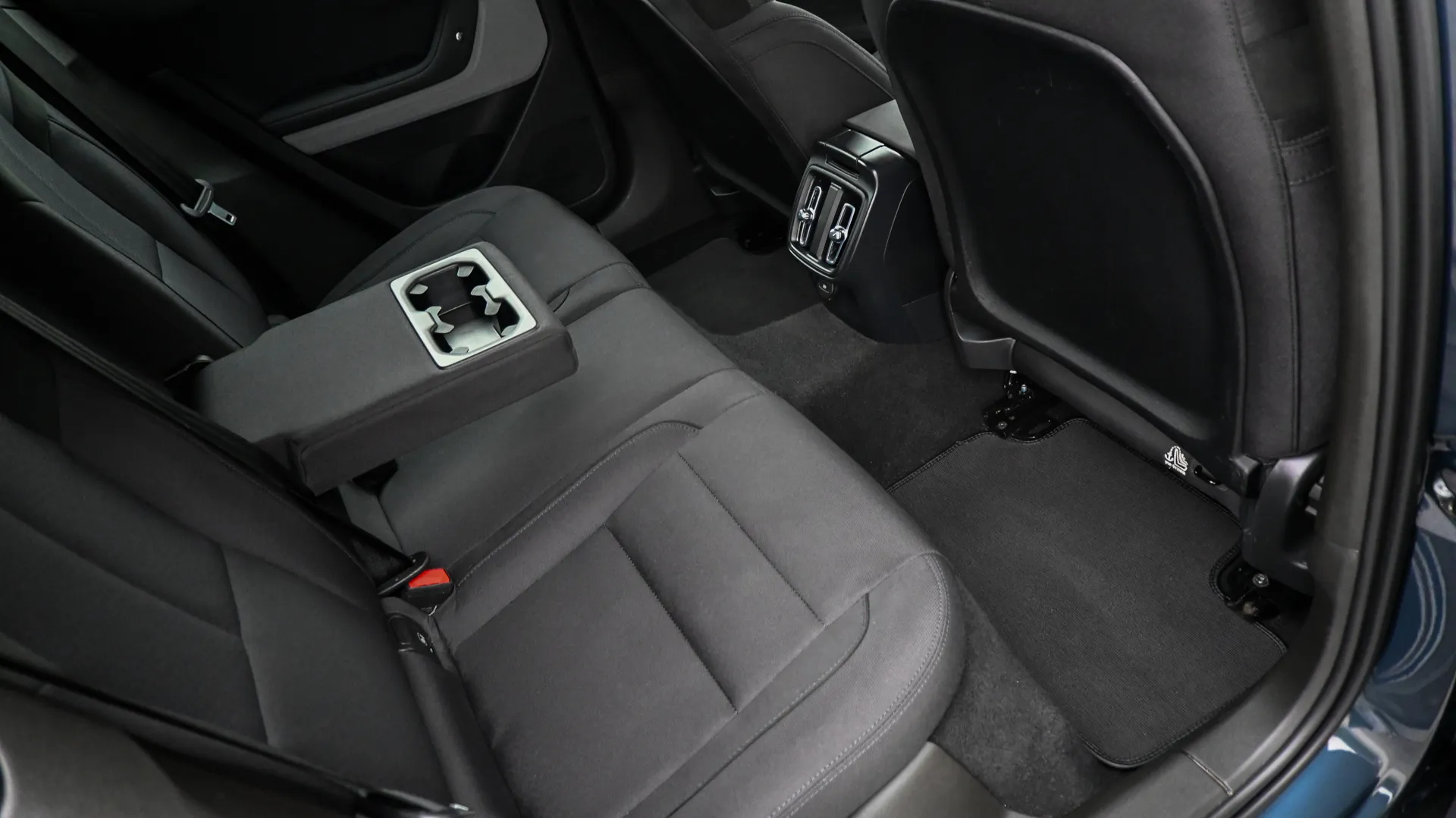 Polestar 2 SR 64kW 2022 niebieski - zdjęcie 32 | AUTOTOJA.PL