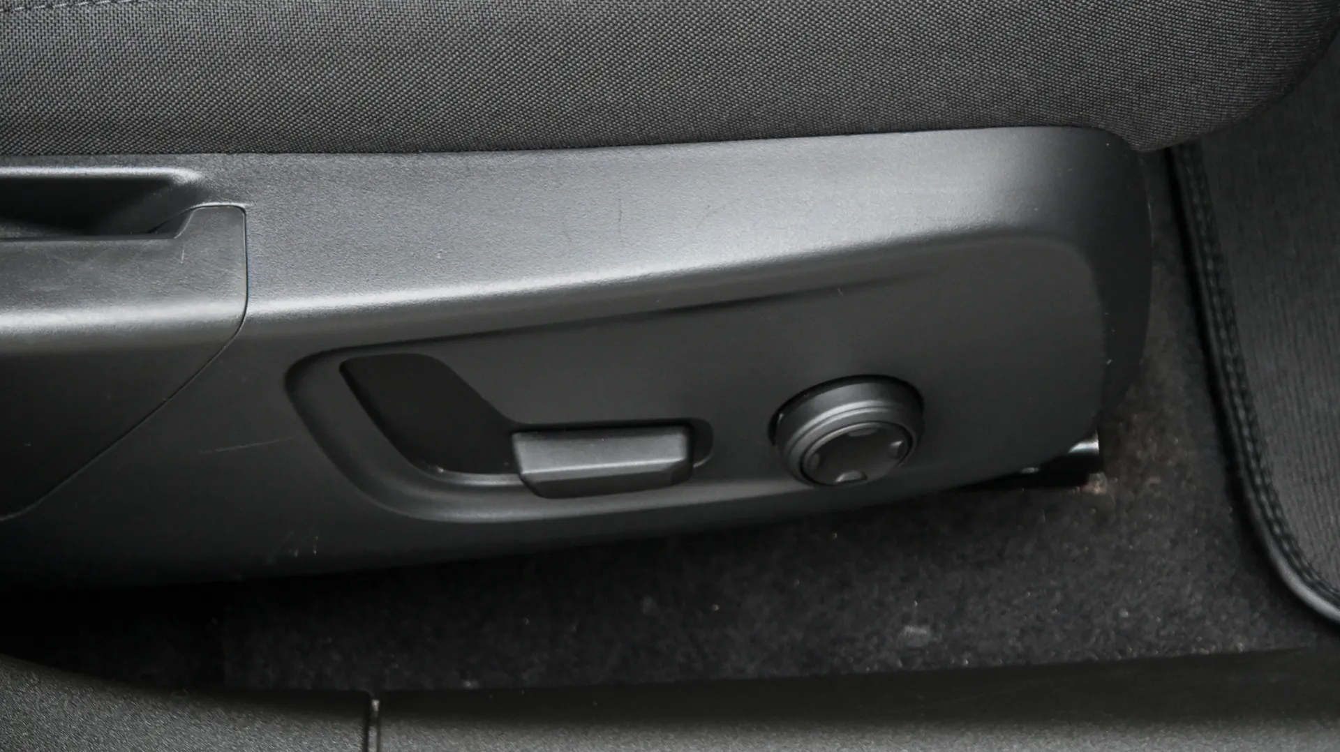 Polestar 2 SR 64kW 2022 niebieski - zdjęcie 33 | AUTOTOJA.PL