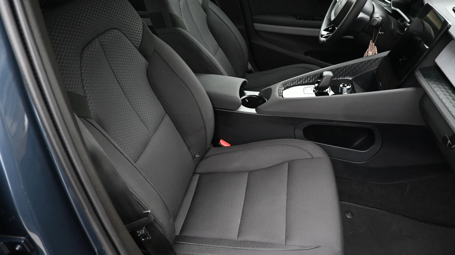 Polestar 2 SR 64kW 2022 niebieski - zdjęcie 35 | AUTOTOJA.PL