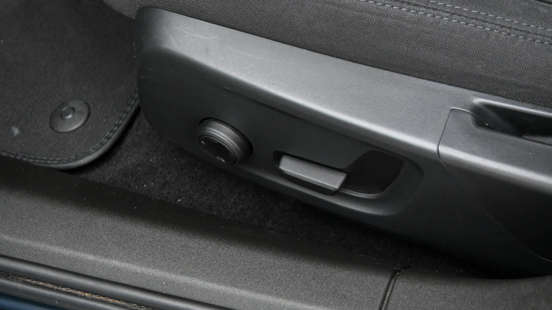 Polestar 2 SR 64kW 2022 niebieski - zdjęcie 37 | AUTOTOJA.PL