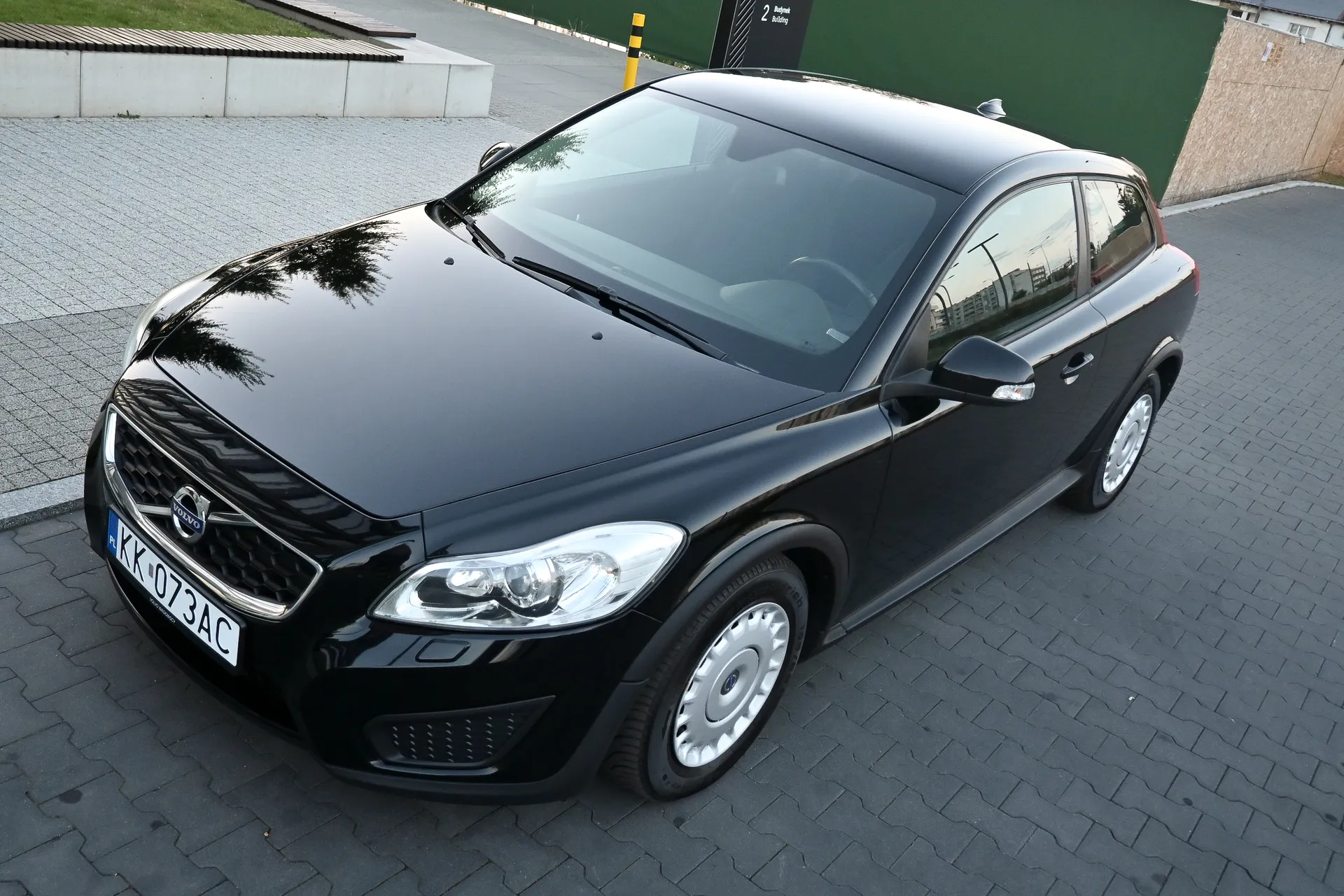 Volvo C30 D2 1.6D 115KM 2011 na sprzedaż - tył pojazdu, ogłoszenie sprzedaży Kraków Volvo C30 D2 1.6D 115KM 2011 na sprzedaż - tył pojazdu, ogłoszenie sprzedaży Kraków