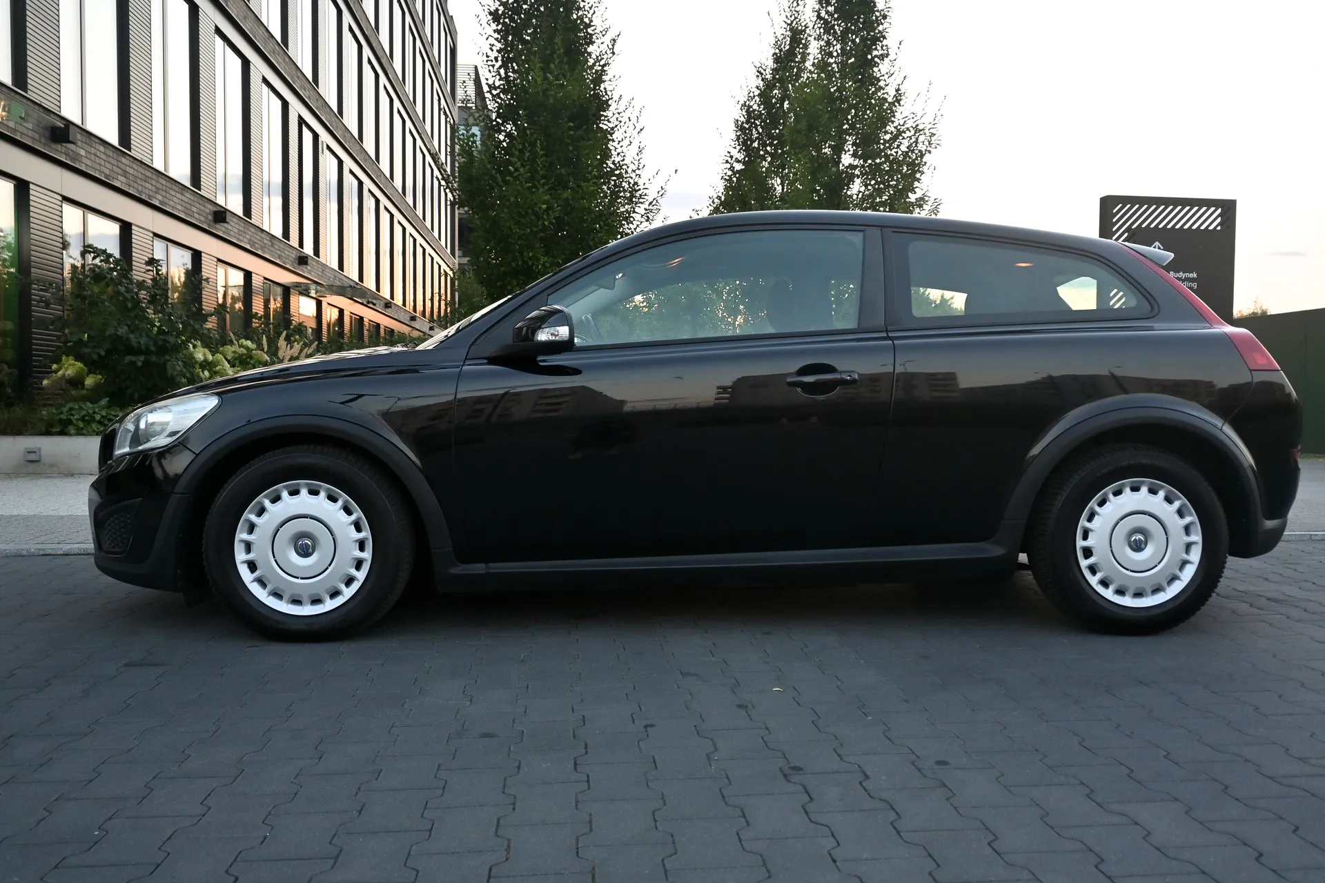 Volvo C30 D2 1.6D 115KM 2011 na sprzedaż - galeria zdjęć, zdjęcie 7 | AUTOTOJA Kraków Volvo C30 D2 1.6D 115KM 2011 na sprzedaż - galeria zdjęć, zdjęcie 7 | AUTOTOJA Kraków