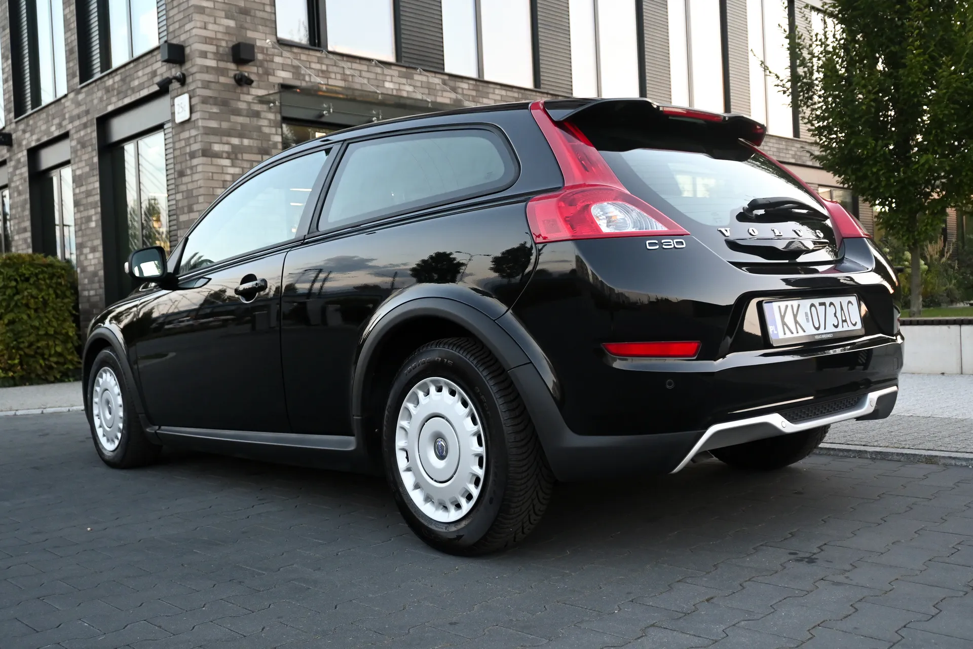Volvo C30 D2 1.6D 115KM 2011 na sprzedaż - galeria zdjęć, zdjęcie 9 | AUTOTOJA Kraków Volvo C30 D2 1.6D 115KM 2011 na sprzedaż - galeria zdjęć, zdjęcie 9 | AUTOTOJA Kraków