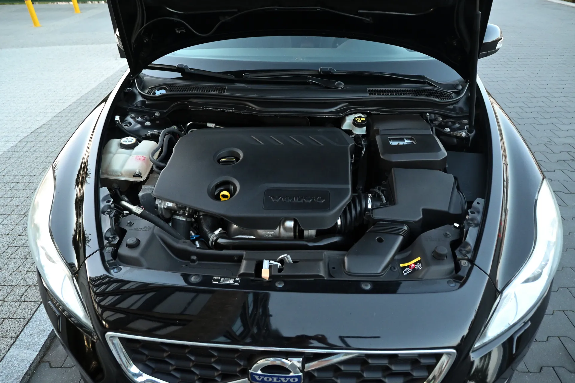Volvo C30 D2 1.6D 115KM 2011 na sprzedaż - galeria zdjęć, zdjęcie 18 | AUTOTOJA Kraków Volvo C30 D2 1.6D 115KM 2011 na sprzedaż - galeria zdjęć, zdjęcie 18 | AUTOTOJA Kraków