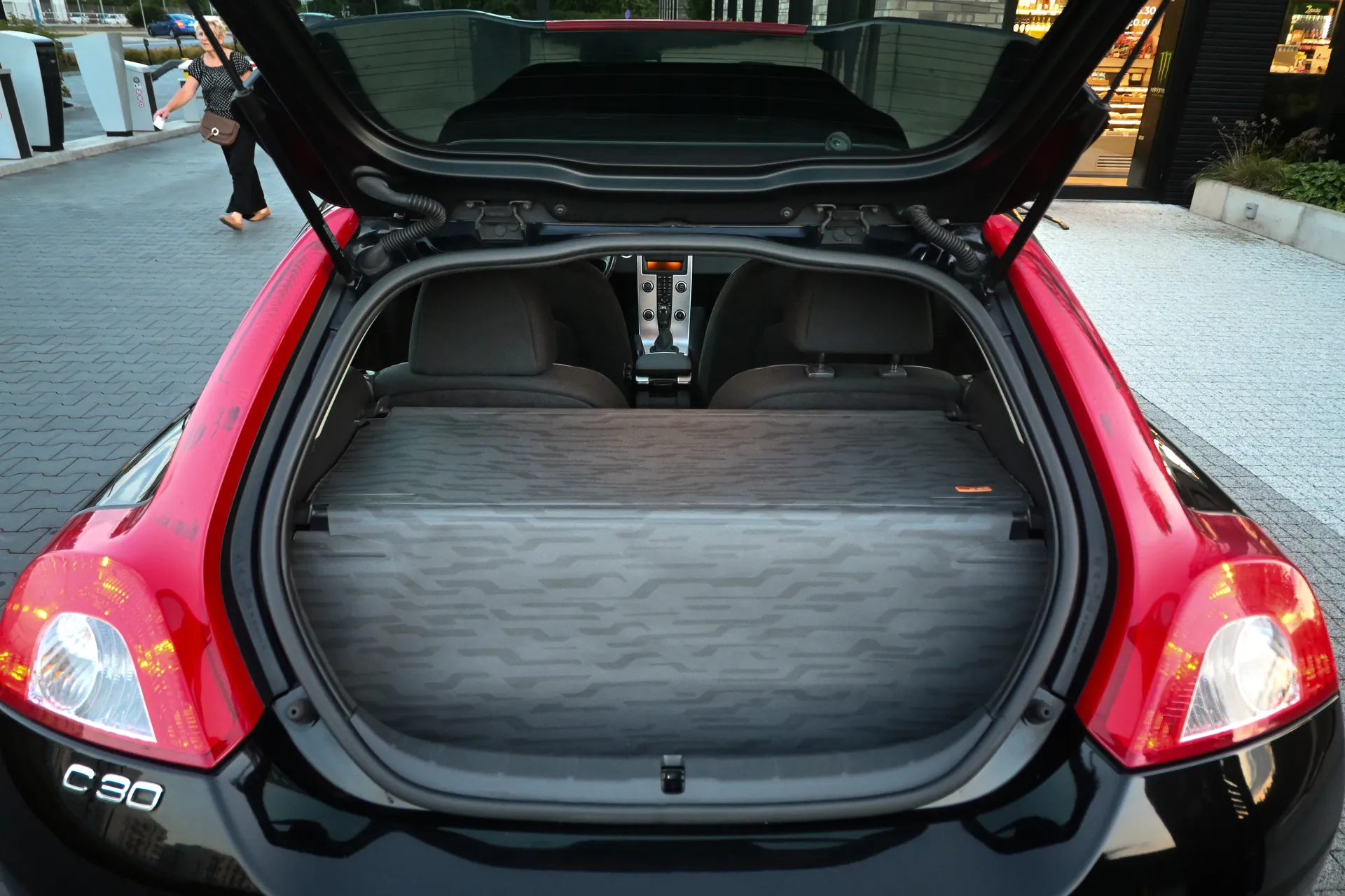 Volvo C30 D2 1.6D 115KM 2011 na sprzedaż - galeria zdjęć, zdjęcie 22 | AUTOTOJA Kraków Volvo C30 D2 1.6D 115KM 2011 na sprzedaż - galeria zdjęć, zdjęcie 22 | AUTOTOJA Kraków