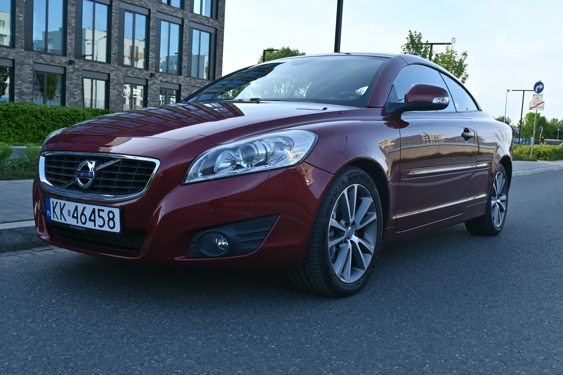 Volvo C70 2,0 D Momentum, Coupé/Cabrio 2010 Bordowy - widok ogłoszenia