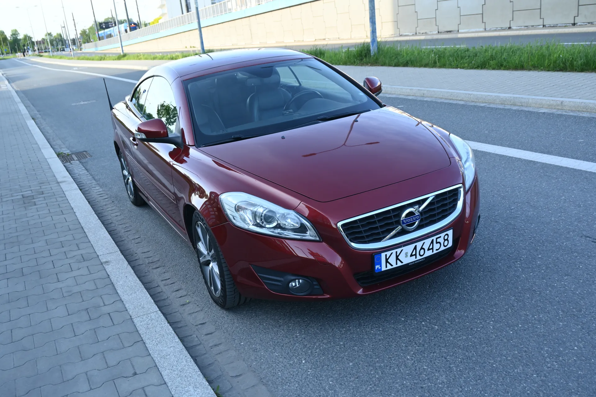 Volvo C70 2,0 D Momentum, Coupé/Cabrio 2010 Bordowy - zdjęcie 5 | AUTOTOJA.PL