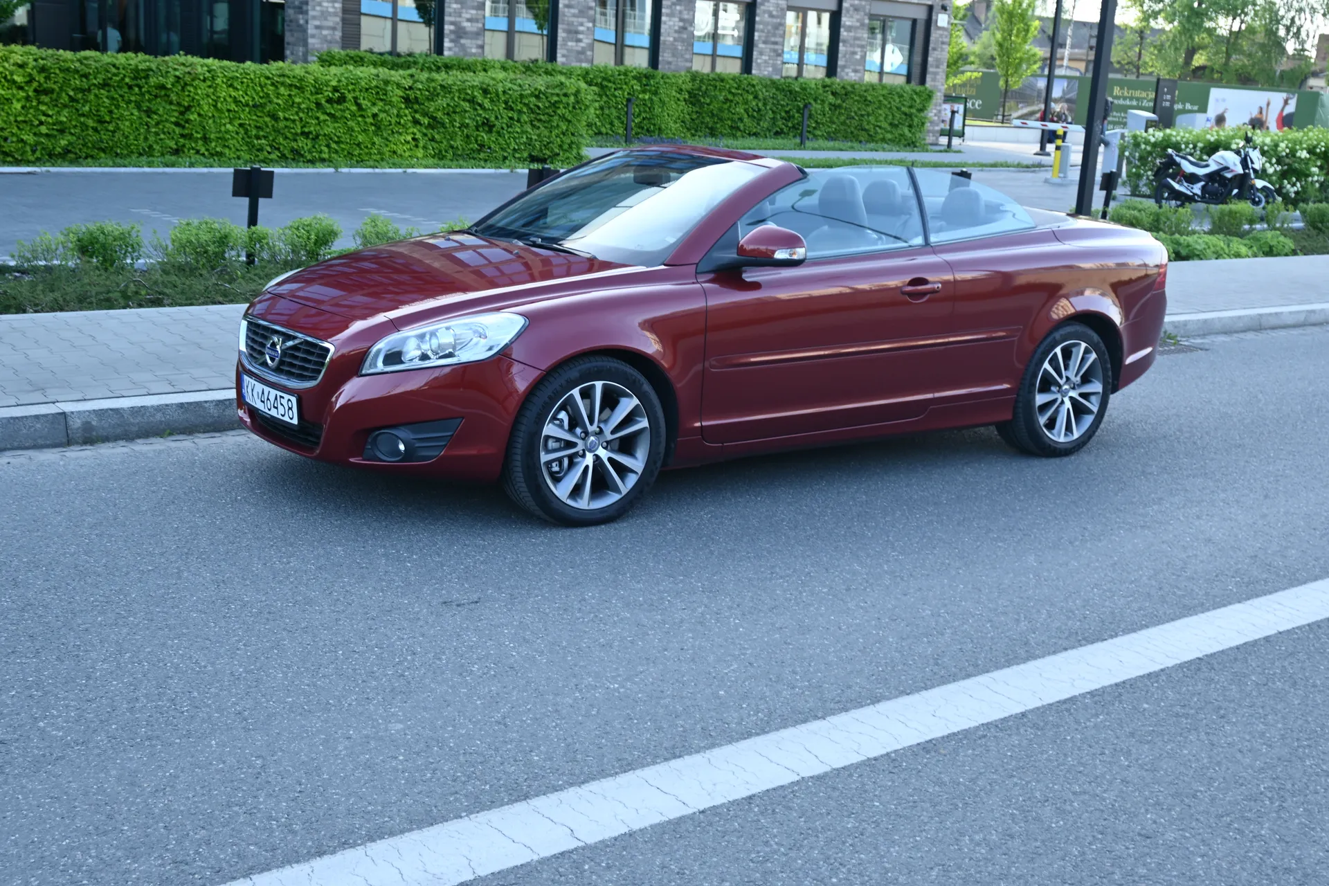 Volvo C70 2,0 D Momentum, Coupé/Cabrio 2010 Bordowy - zdjęcie 14 | AUTOTOJA.PL
