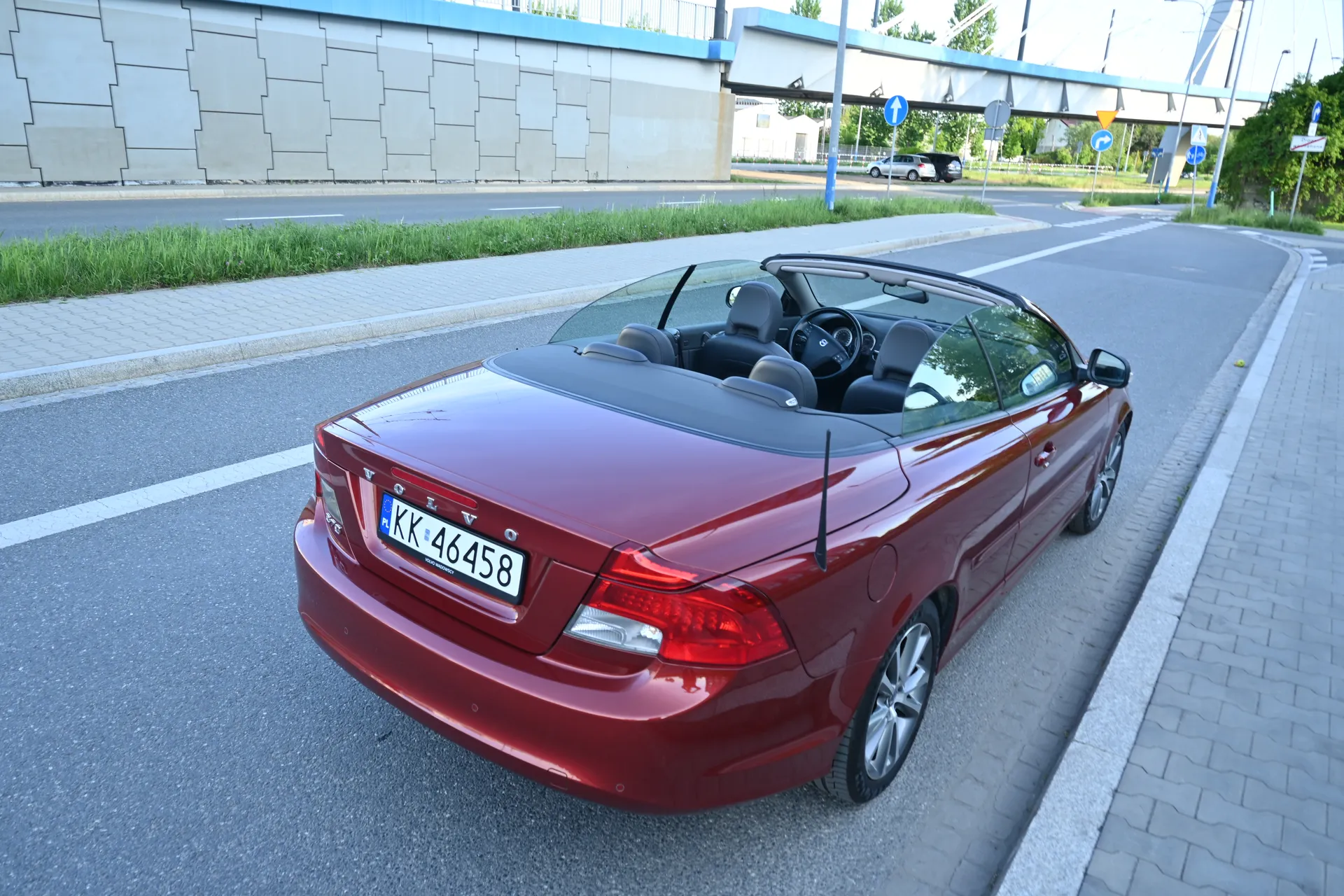 Volvo C70 2,0 D Momentum, Coupé/Cabrio 2010 Bordowy - zdjęcie 16 | AUTOTOJA.PL