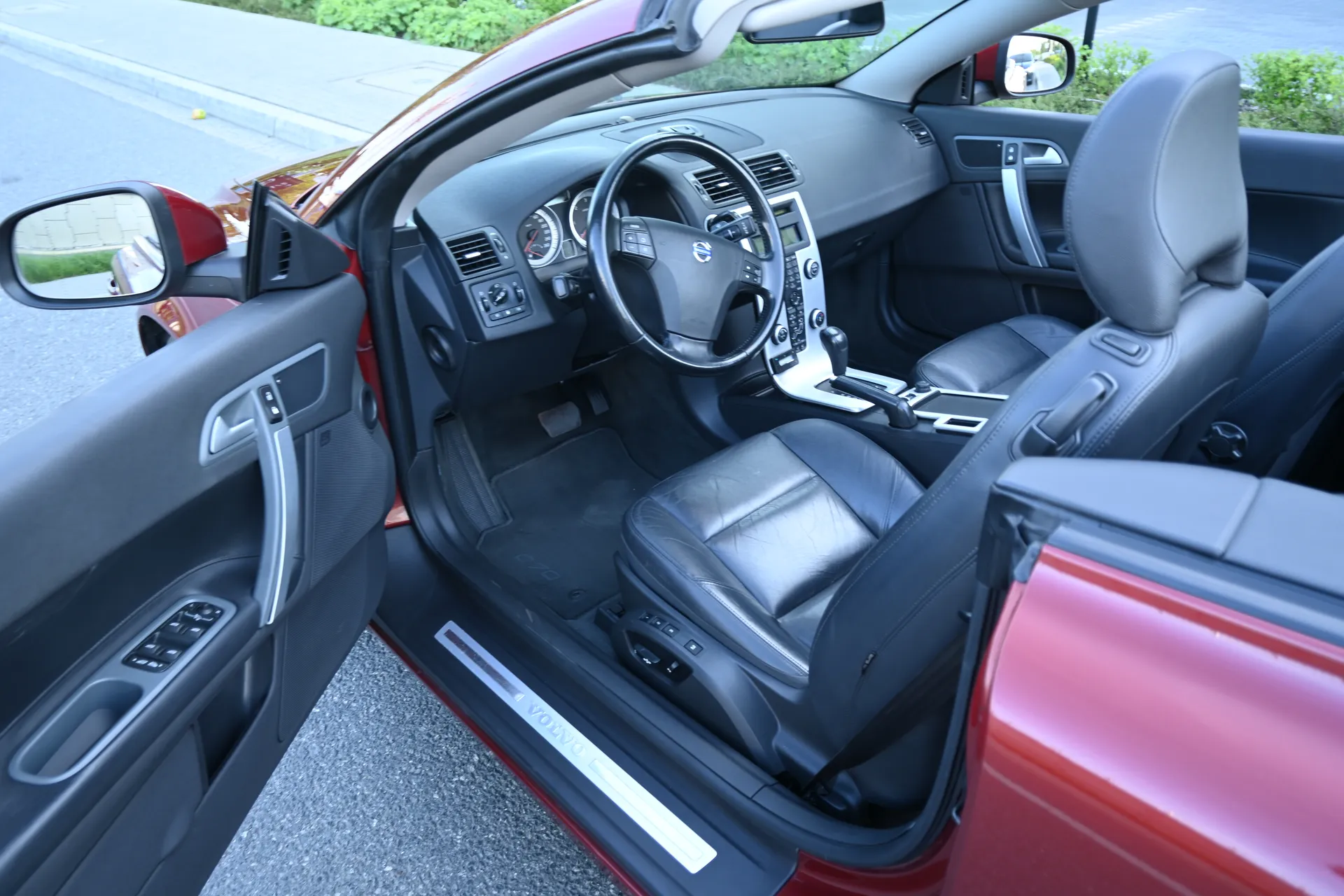 Volvo C70 2,0 D Momentum, Coupé/Cabrio 2010 Bordowy - zdjęcie 21 | AUTOTOJA.PL