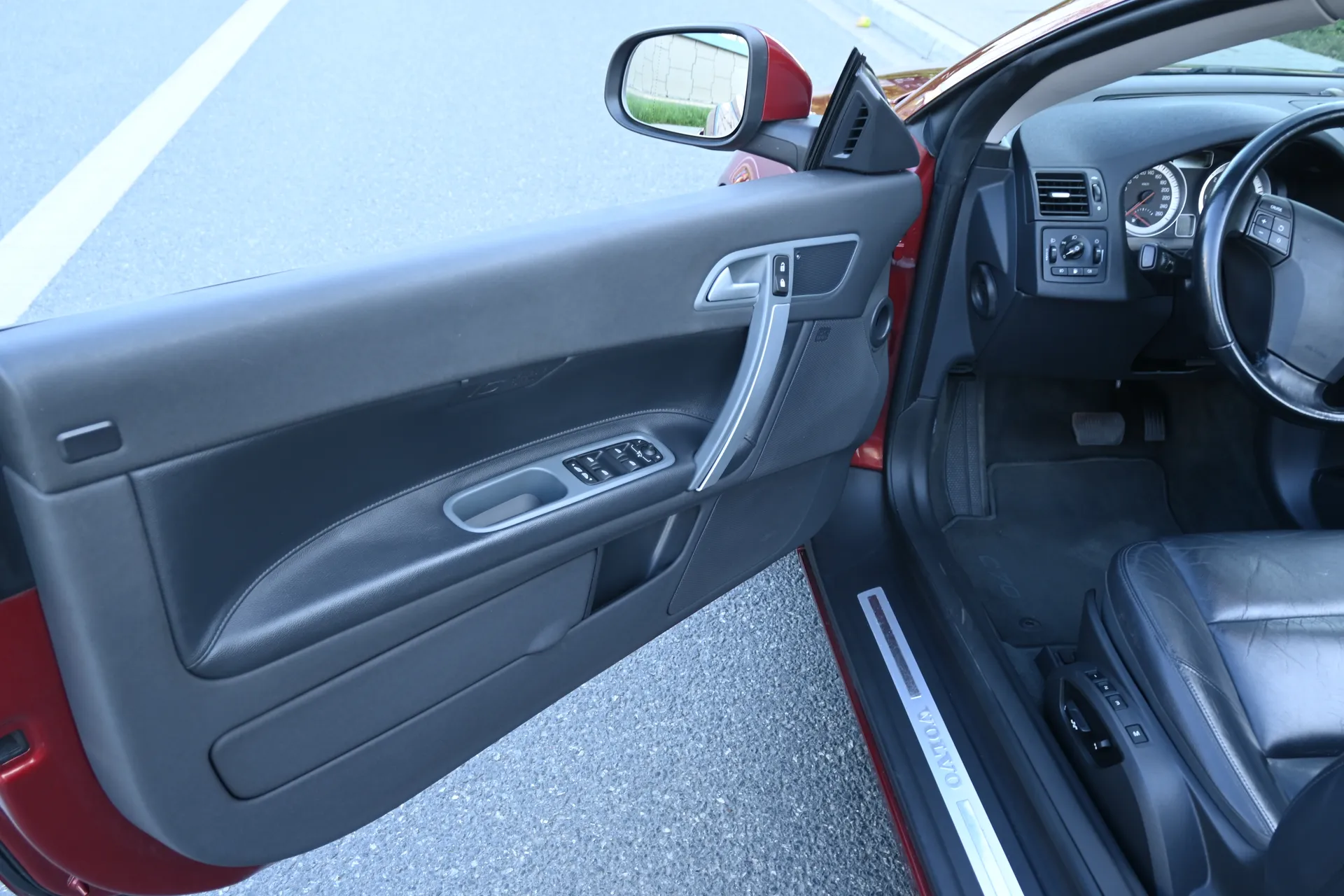 Volvo C70 2,0 D Momentum, Coupé/Cabrio 2010 Bordowy - zdjęcie 23 | AUTOTOJA.PL