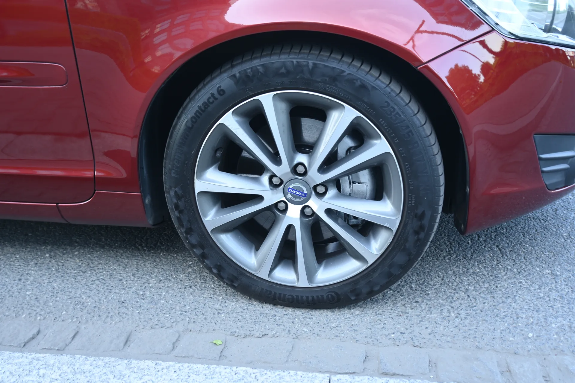 Volvo C70 2,0 D Momentum, Coupé/Cabrio 2010 Bordowy - zdjęcie 30 | AUTOTOJA.PL