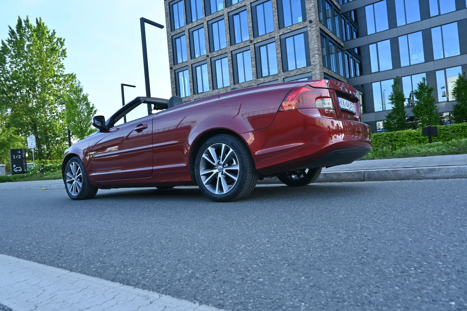 Volvo C70 2,0 D Momentum, Coupé/Cabrio 2010 Bordowy - zdjęcie 33 | AUTOTOJA.PL