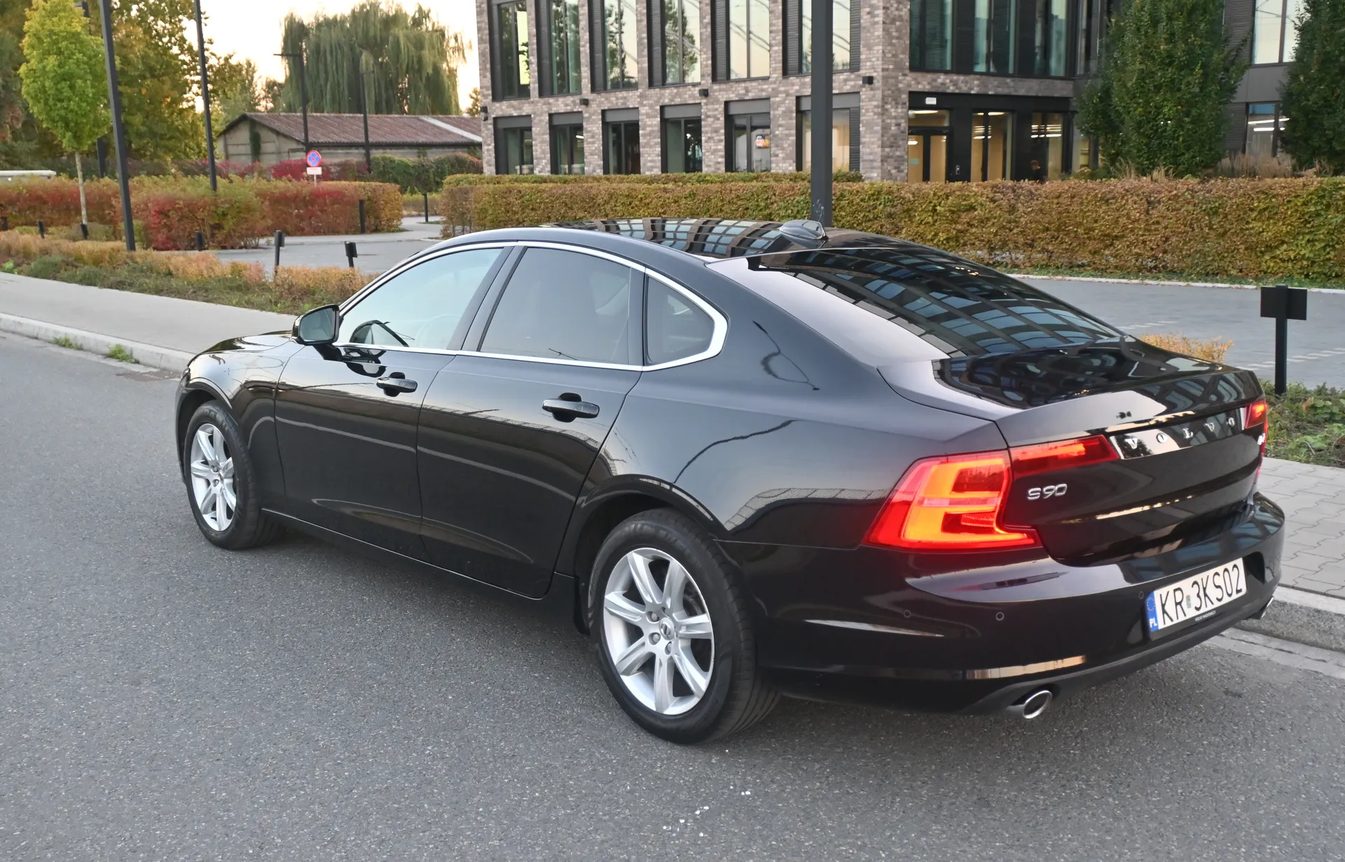 VOLVO  S90 D4 Momentum 2017 na sprzedaż - wnętrze i deska rozdzielcza | Samochody używane Kraków