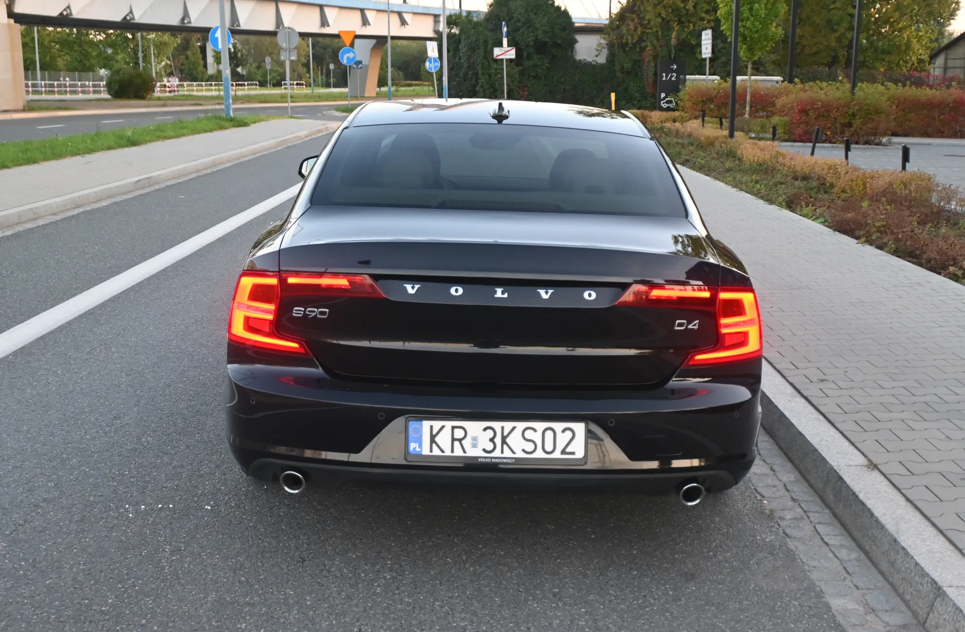 VOLVO  S90 D4 Momentum 2017 na sprzedaż - fotele i przestrzeń pasażerska · Kraków