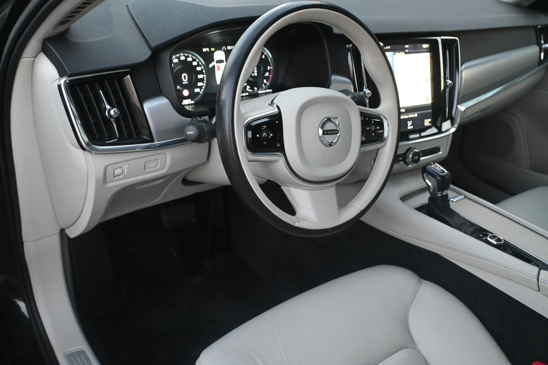 VOLVO  S90 D4 Momentum 2017 na sprzedaż - galeria zdjęć, zdjęcie 40 | AUTOTOJA Kraków