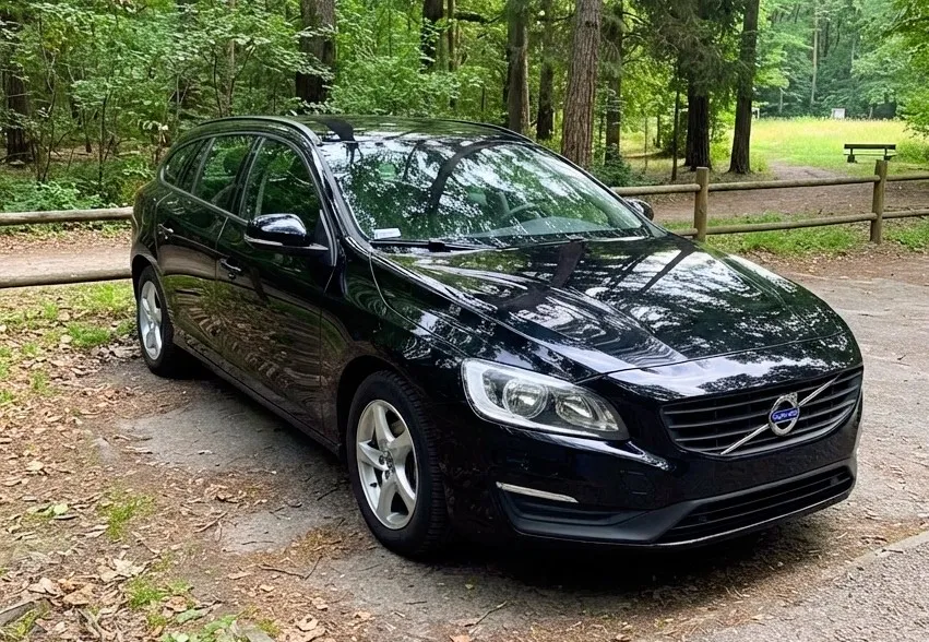 Volvo V60 2.0 D2 Kinetic Automat 2016 Czarny - widok ogłoszenia