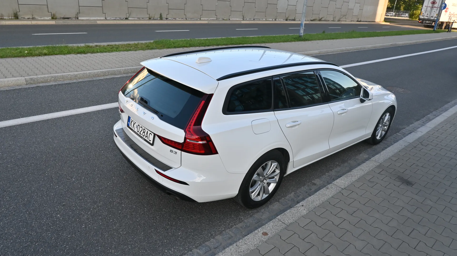 Volvo V60 B3 Momentum MildHybrid - Salon PL 2021 na sprzedaż - galeria zdjęć, zdjęcie 10 | AUTOTOJA Kraków Volvo V60 B3 Momentum MildHybrid - Salon PL 2021 na sprzedaż - galeria zdjęć, zdjęcie 10 | AUTOTOJA Kraków
