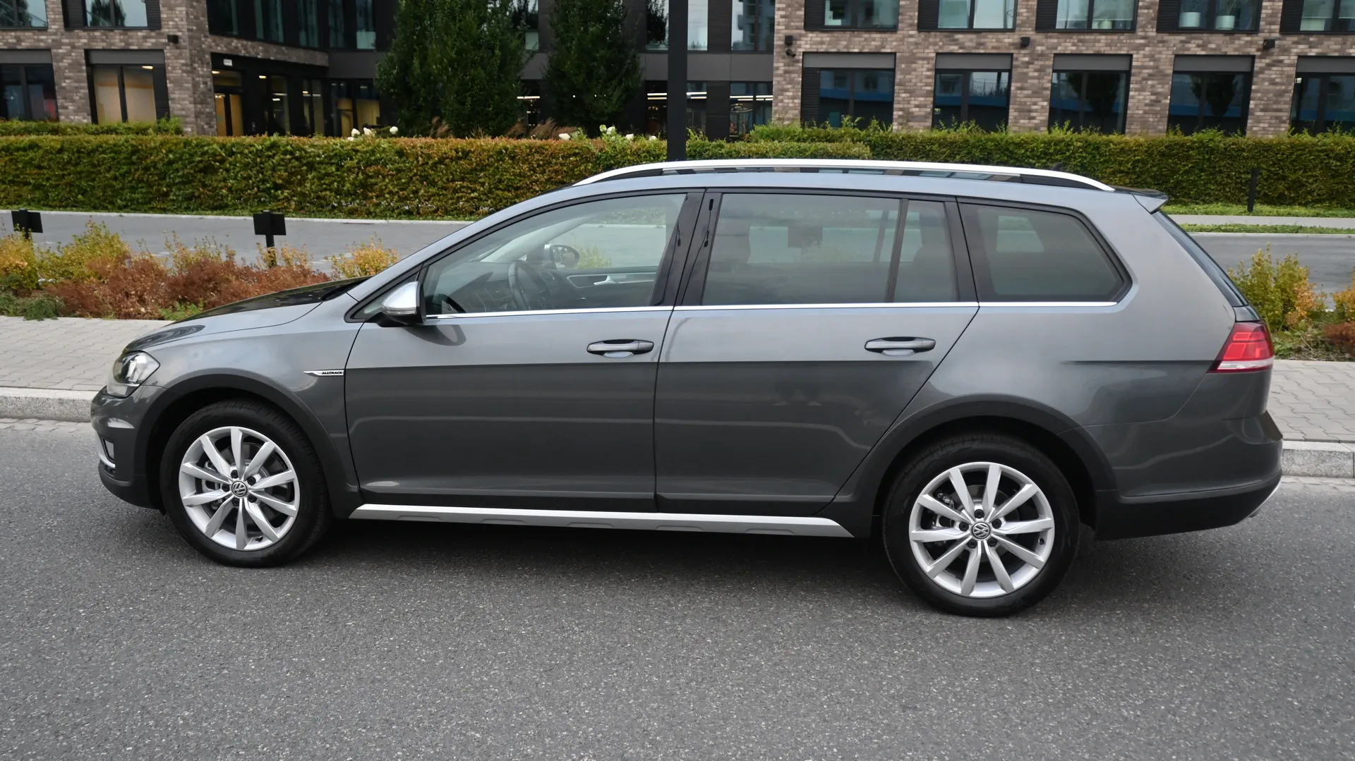 VW Golf VII Alltrack 2.0 TDI DSG 4Motion 2019 na sprzedaż - profil boczny nadwozia · AUTOTOJA VW Golf VII Alltrack 2.0 TDI DSG 4Motion 2019 na sprzedaż - profil boczny nadwozia · AUTOTOJA
