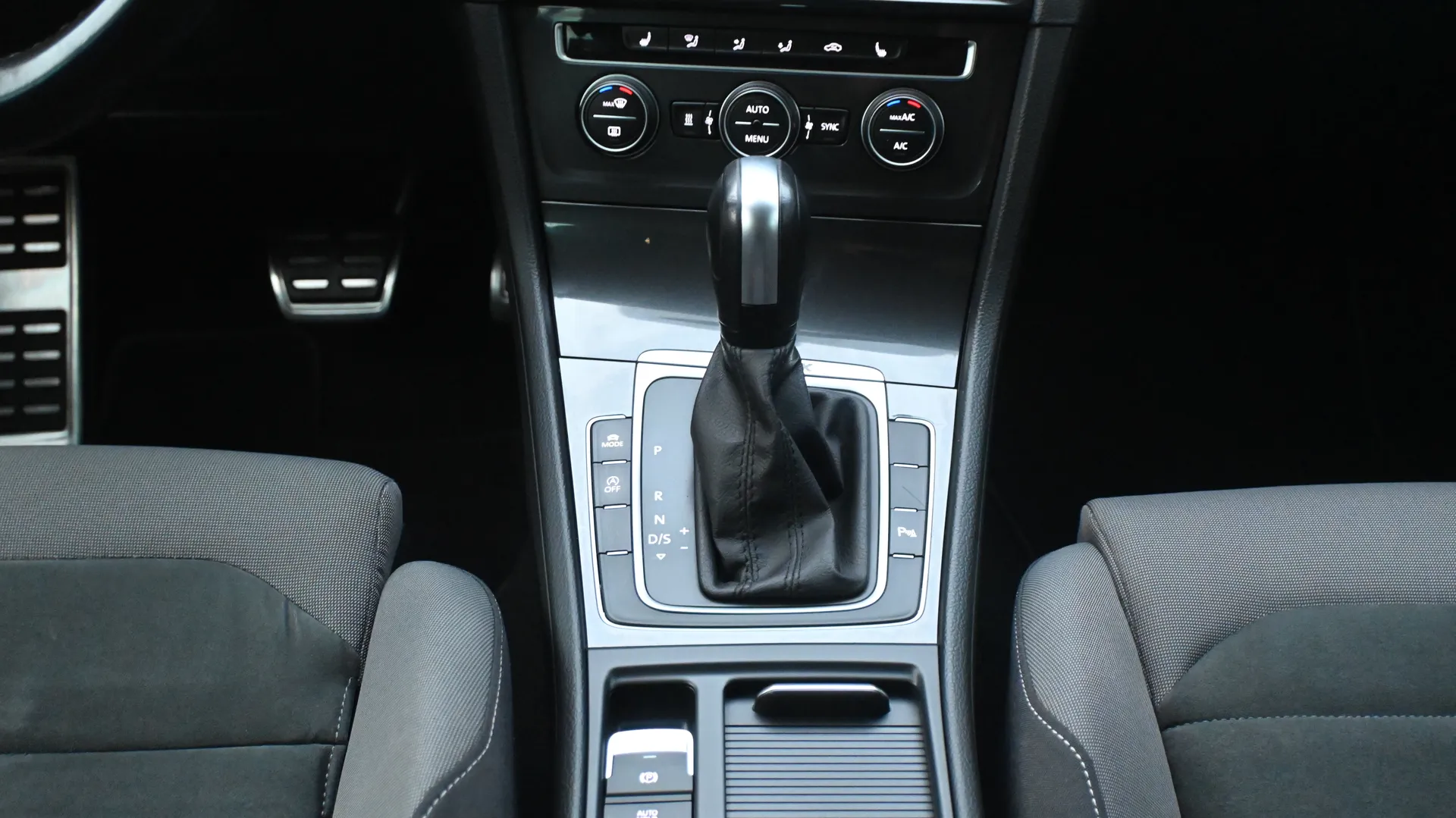 VW Golf VII Alltrack 2.0 TDI DSG 4Motion 2019 na sprzedaż - galeria zdjęć, zdjęcie 37 | AUTOTOJA Kraków VW Golf VII Alltrack 2.0 TDI DSG 4Motion 2019 na sprzedaż - galeria zdjęć, zdjęcie 37 | AUTOTOJA Kraków
