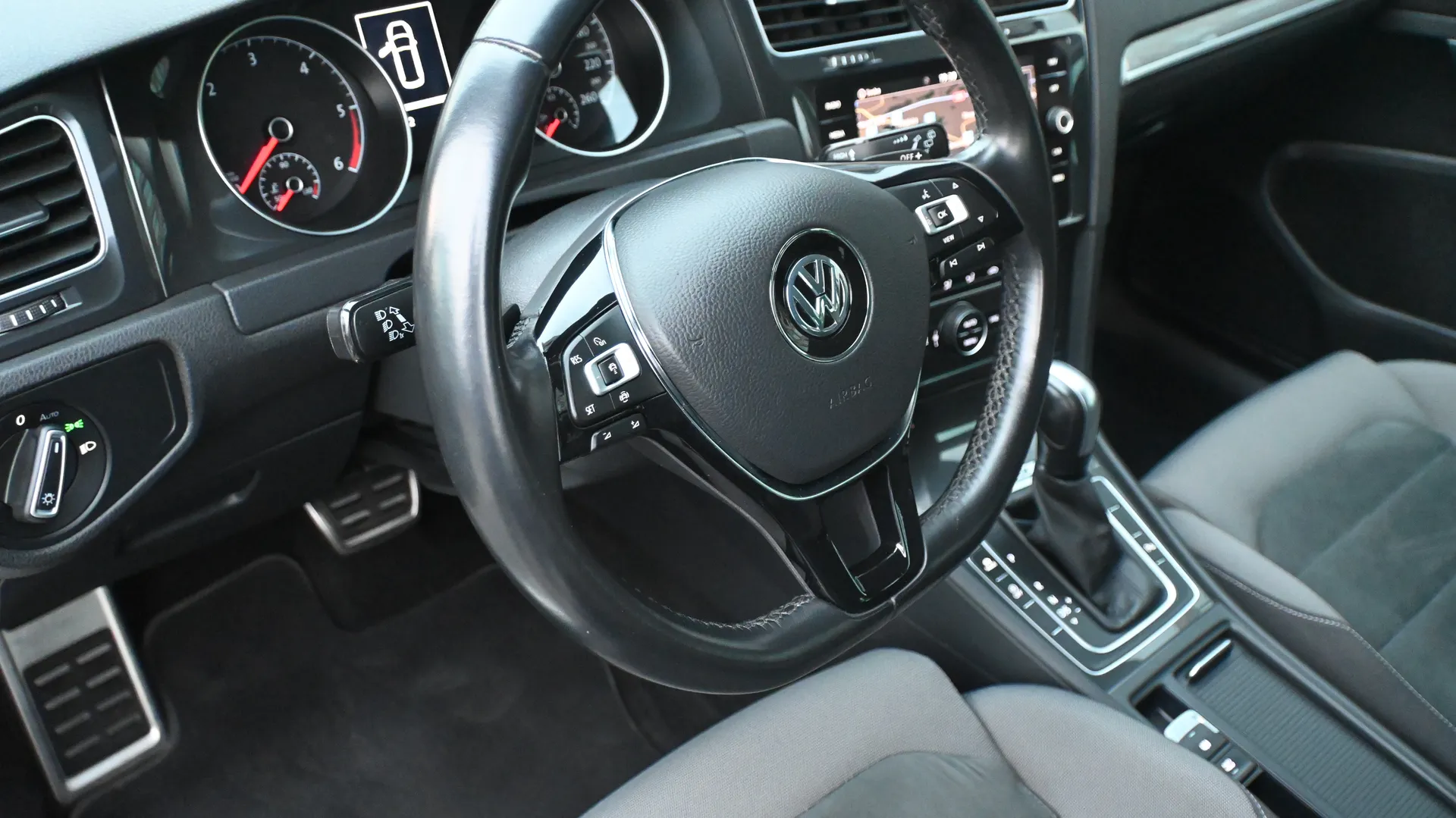 VW Golf VII Alltrack 2.0 TDI DSG 4Motion 2019 na sprzedaż - galeria zdjęć, zdjęcie 48 | AUTOTOJA Kraków VW Golf VII Alltrack 2.0 TDI DSG 4Motion 2019 na sprzedaż - galeria zdjęć, zdjęcie 48 | AUTOTOJA Kraków